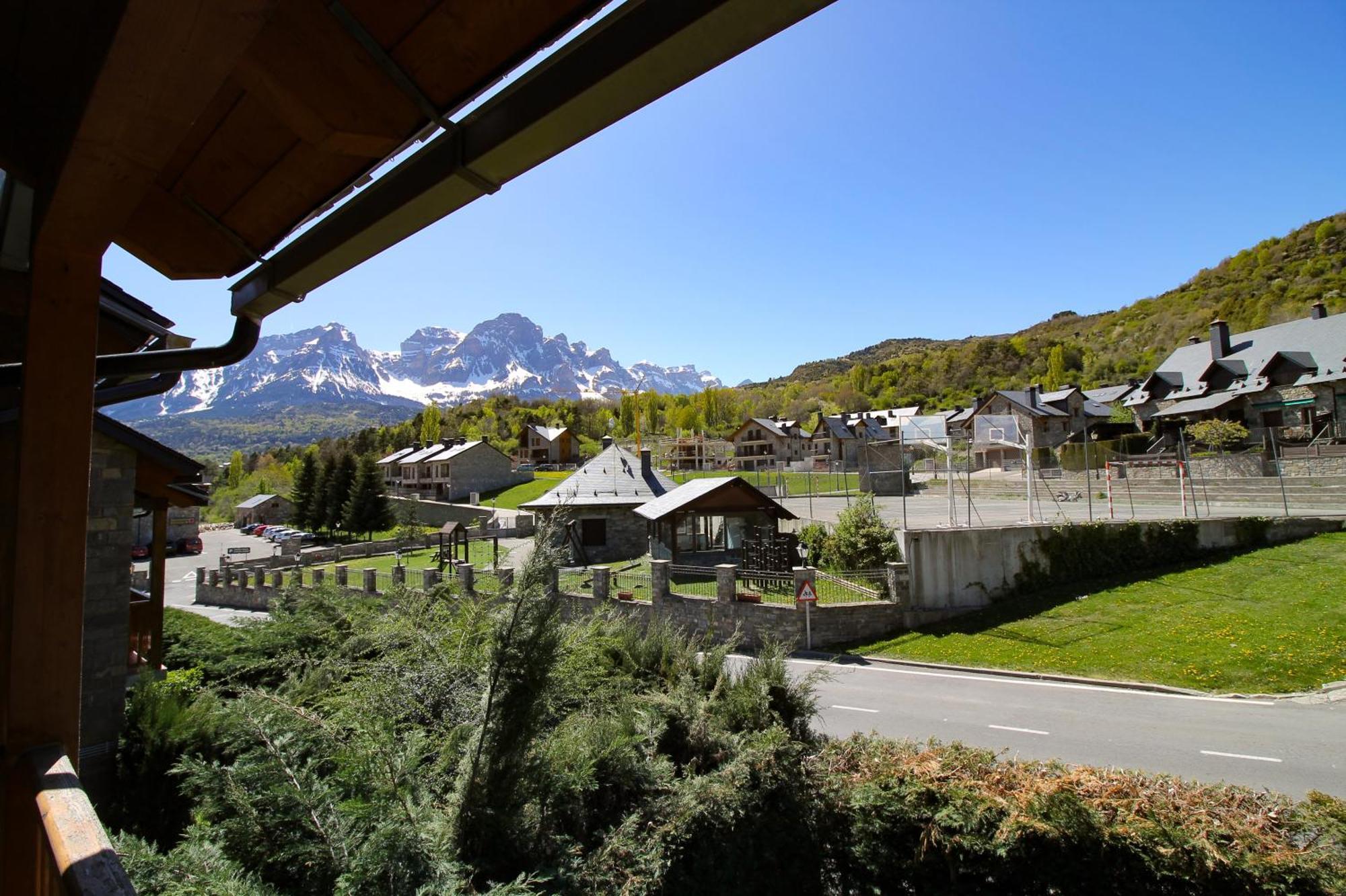 Villa Nuria Tramacastilla de Tena Exteriér fotografie